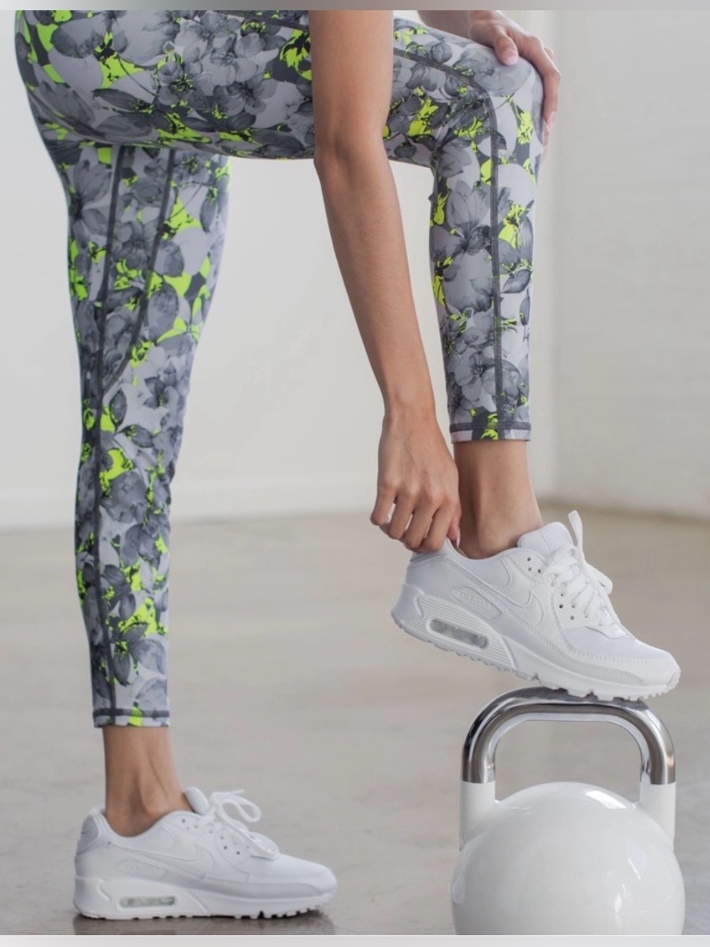 SAVVI Floral leggings in Slate Gray with Lime Accent 
Womens Size small